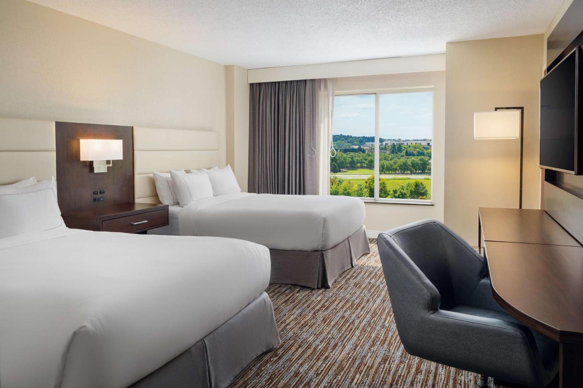 Doubletree By Hilton Greensboro Exterior photo
